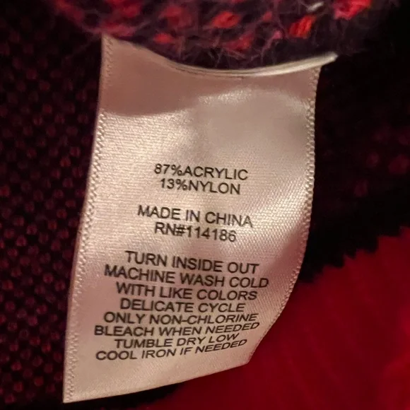 JUICY by Juicy Couture Fair Isle Crown Heart Red Pink Black Sweater Size Small - Picture 6 of 7